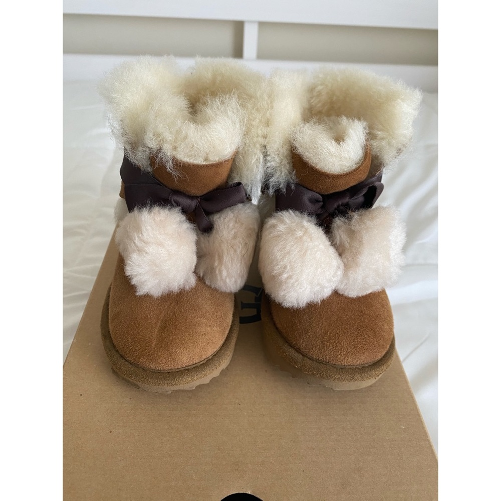 UGG